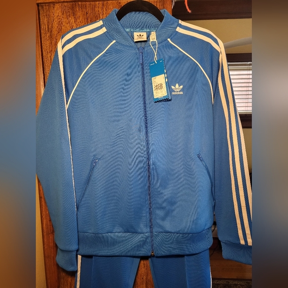 Women's tracksuit - Picture 2 of 4